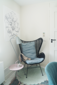 Egg Chair HK Living en DLM in werkruimte interieuradvies Buro Binnenkans